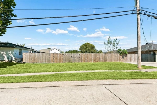 1804 32ND STREET, KENNER, LA 70065 - Image 67b3d77a3e1d2ee97a1a7c09e467703c/3030971475