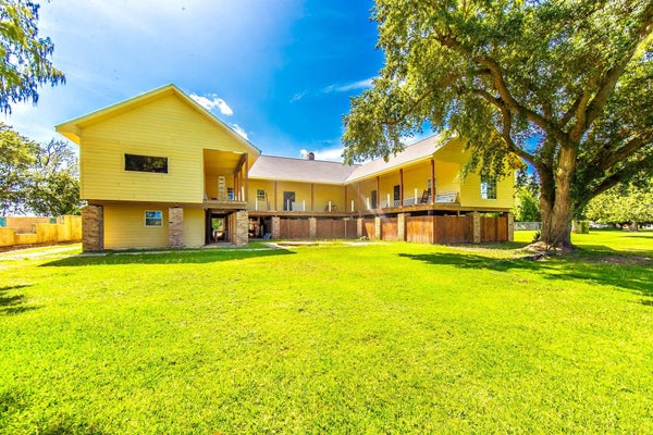 129 SUMMERS ST, GOLDEN MEADOW, LA 70357 - Image 68d253c2ffe16cfc4cb1955199dcc29f/1409940685