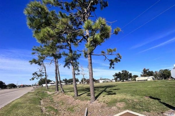 2126 SOUTH ALEX PLAISANCE BOULEVARD BLVD, GOLDEN MEADOW, LA 70357 - Image 7197ce4e44b5b833148f7e7e7fba9ca3/3184077699