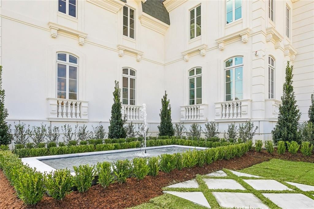 60 PRESERVE Lane