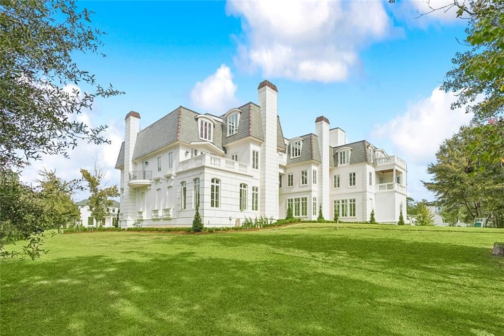 60 PRESERVE Lane