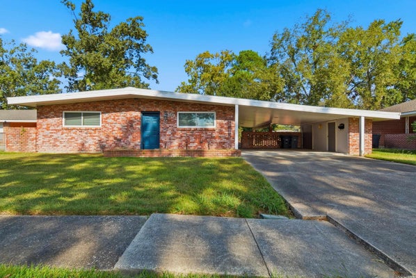 8243 QUEENSWOOD CT, BATON ROUGE, LA 70806 - Image 88f3f780d5eed84b609614ac5d7e79eb/645080418