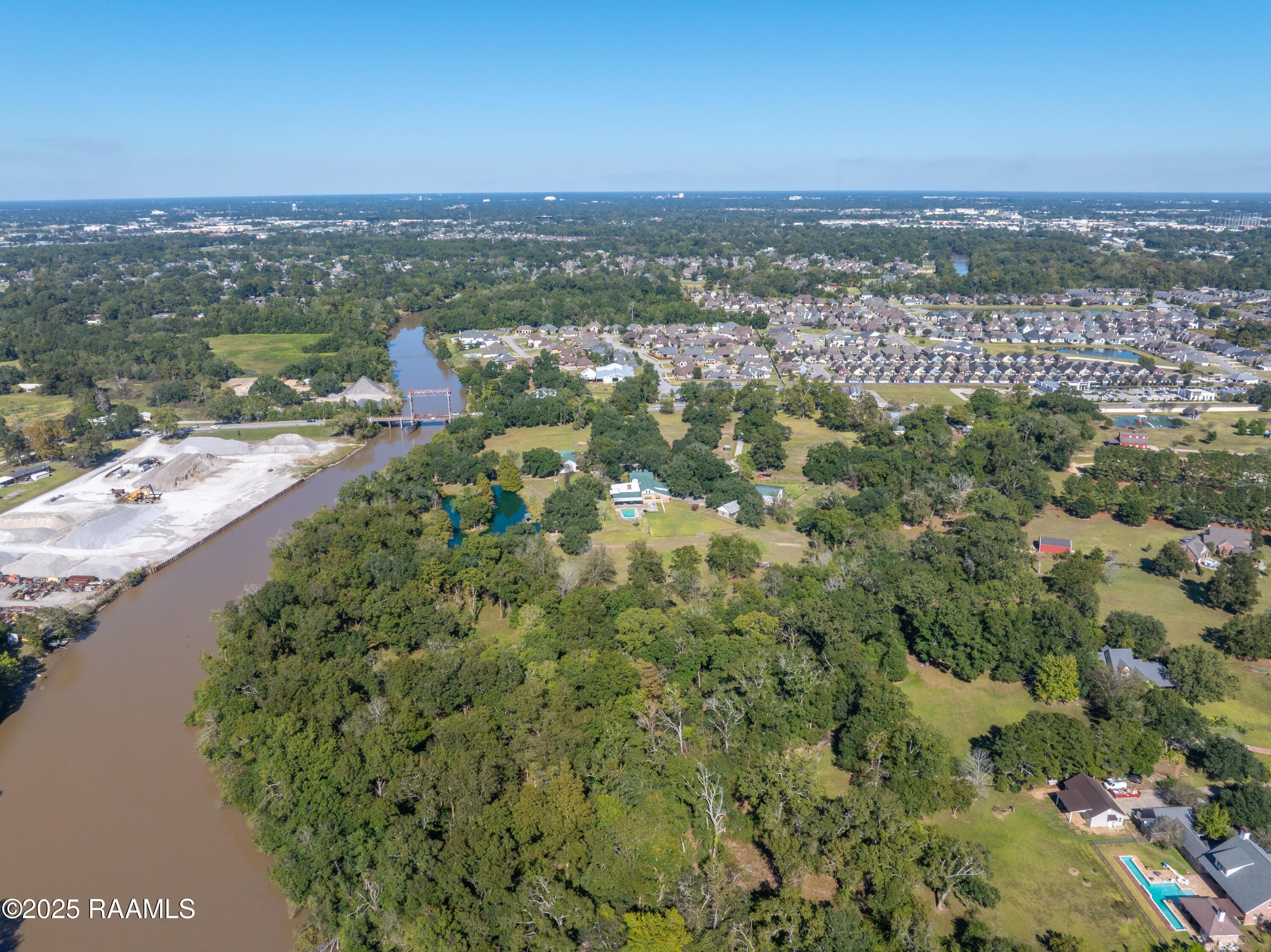 726 E Broussard Road