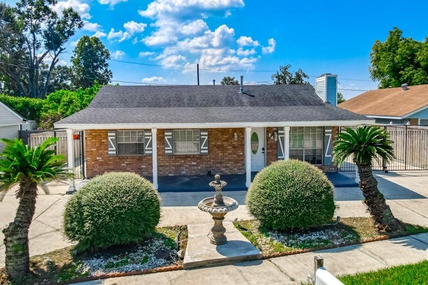 149 JULIA DR, WESTWEGO, LA 70094 - Image b21354e8bbcae20dc73fb7d4e4ecccec/1645183789