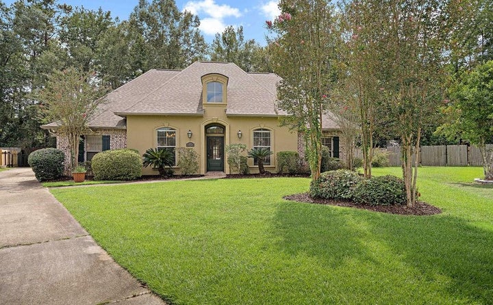 Photo 1 of 21 — 1508 PETITE Court, Covington, LA 70433
