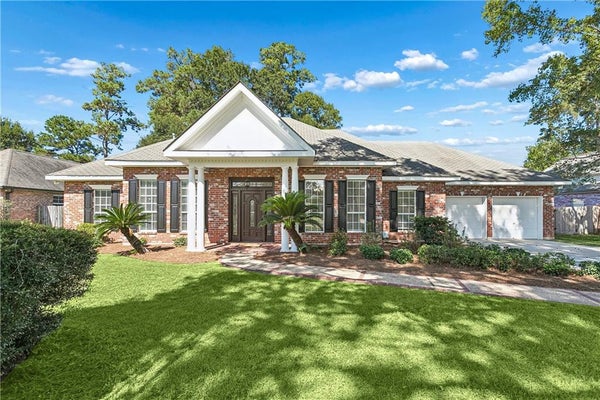 7029 EDGEWATER DR, MANDEVILLE, LA 70471 - Image bb6dcc9d714d75d0af1f2f120e927f8e/327417591