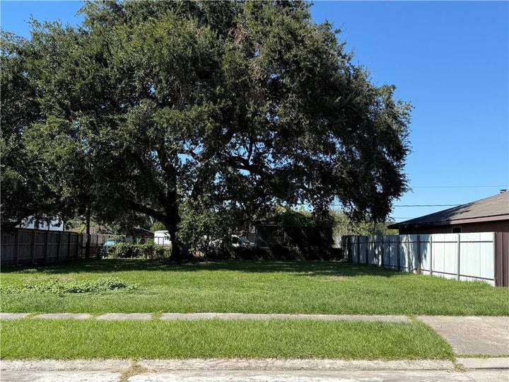 Photo 1 of 2 — 2500 KENNETH Drive, Violet, LA 70092