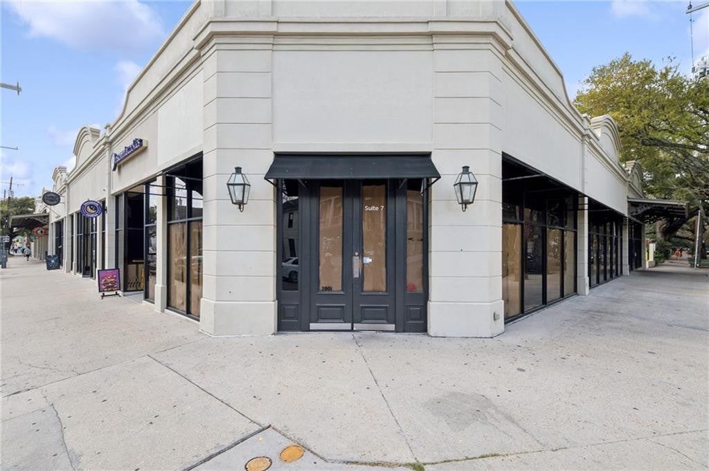 2801 MAGAZINE Street
