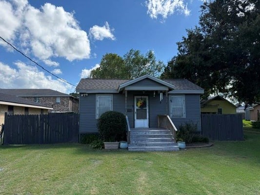 1019 PEOPLE ST, THIBODAUX, LA 70301 - Image c4f5579a8b25066b7d4c24530403fc3d/2361976167