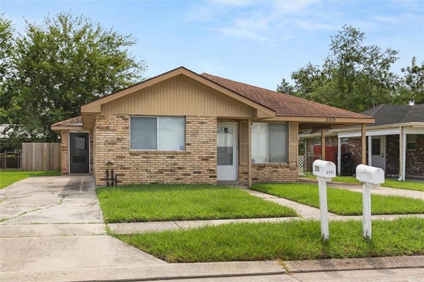 2111 OCTAVIA DR, CHALMETTE, LA 70043 - Image c78e9ce0fe5eaece8e2f76846d63264f/1825807351