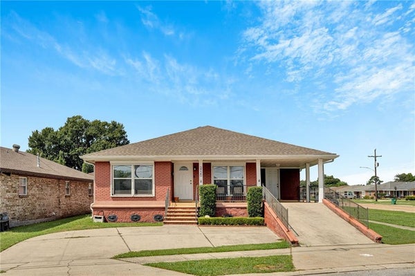 3720 TRANSCONTINENTAL DR, METAIRIE, LA 70006 - Image cee155252f512034fcc0008dbfec0652/4133435848