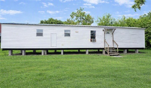 135 STEPHEN BALLAY LN, PORT SULPHUR, LA 70083 - Image d2ae9c239dee148c171d08a7c8f363f7/2113063175