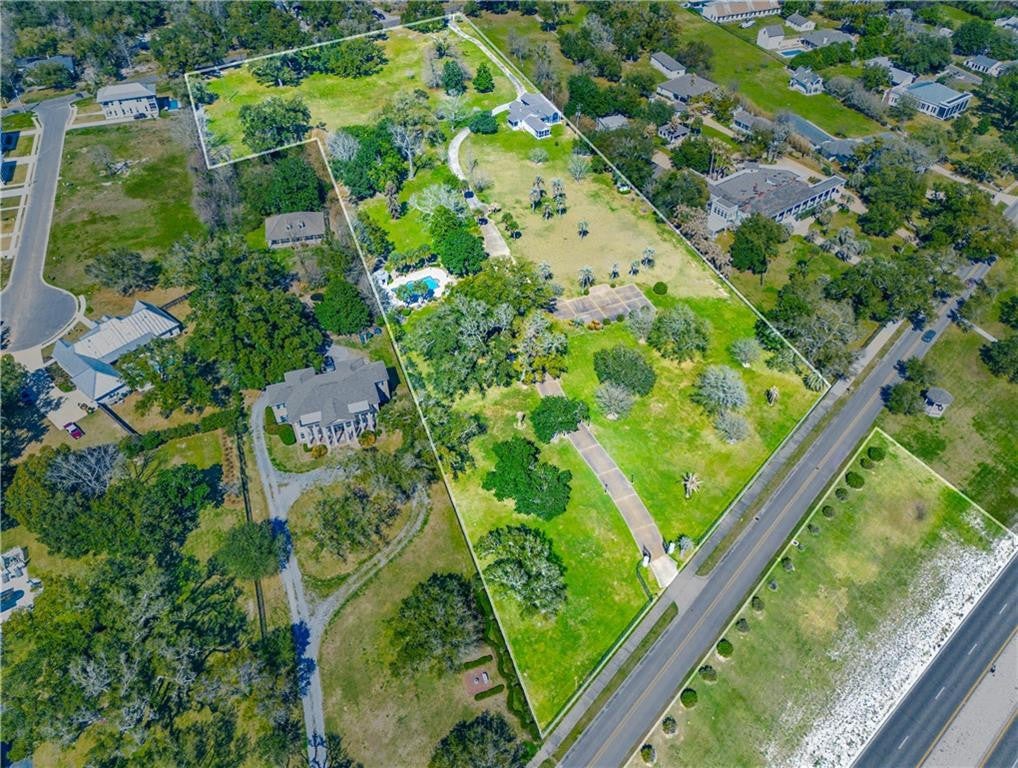 845 E SCENIC Drive