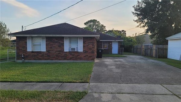 204 5TH ST, CHALMETTE, LA 70043 - Image de4a5ded2aad8c226d2f7e2ebc2bbfa0/408107451