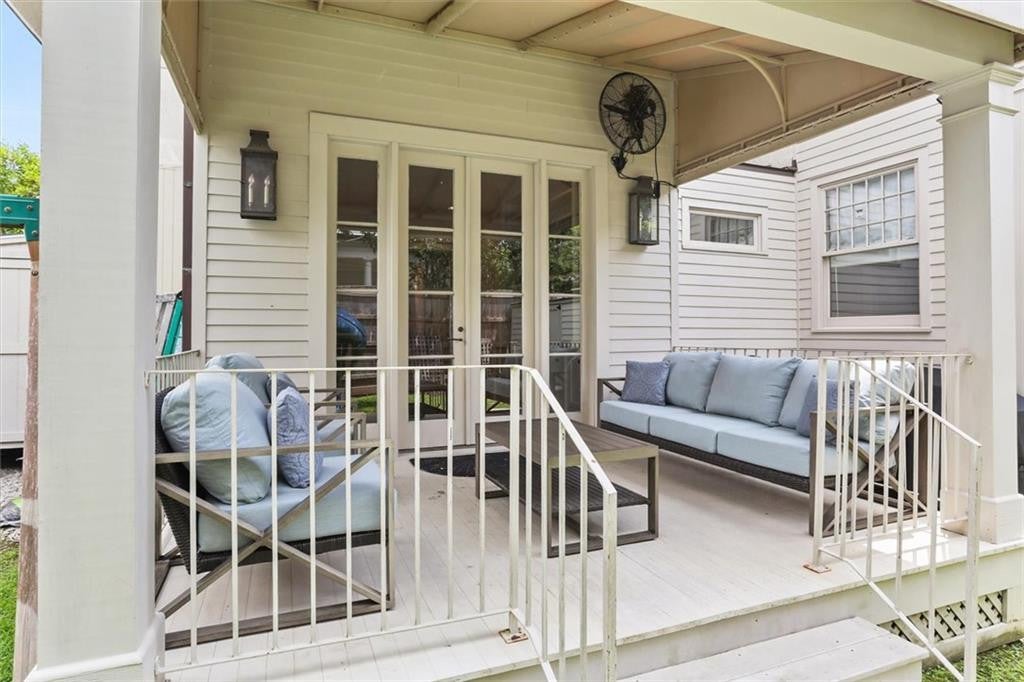5829 Hurst St, New Orleans, LA, 70115, USA, 6 Bedrooms Bedrooms, ,5 BathroomsBathrooms,Residential,Active,5829 Hurst St,2560004
