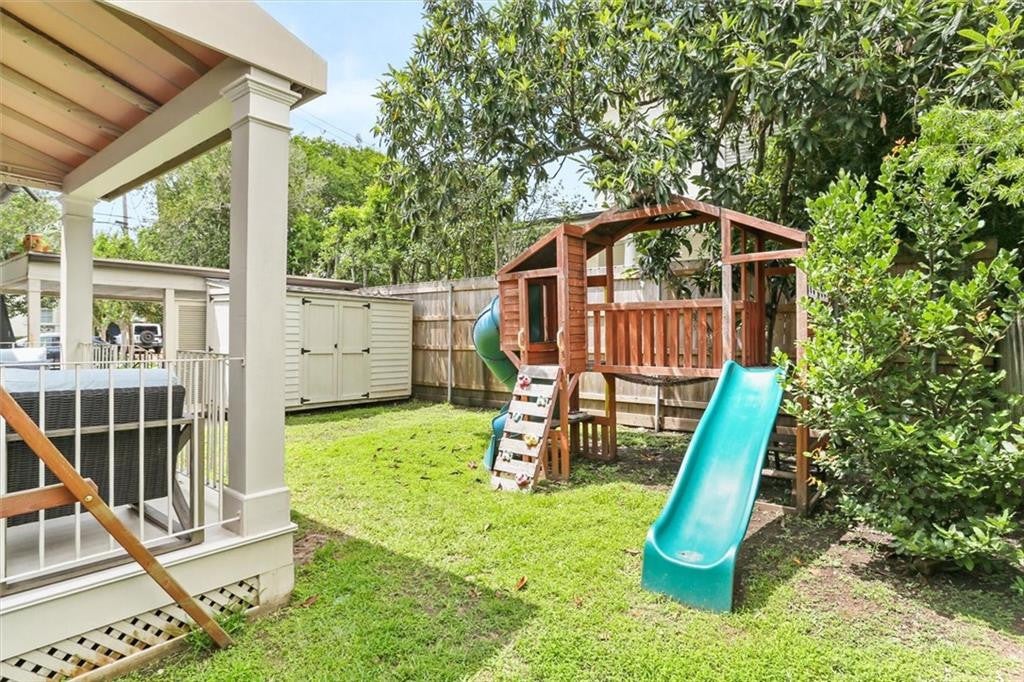 5829 Hurst St, New Orleans, LA, 70115, USA, 6 Bedrooms Bedrooms, ,5 BathroomsBathrooms,Residential,Active,5829 Hurst St,2560004