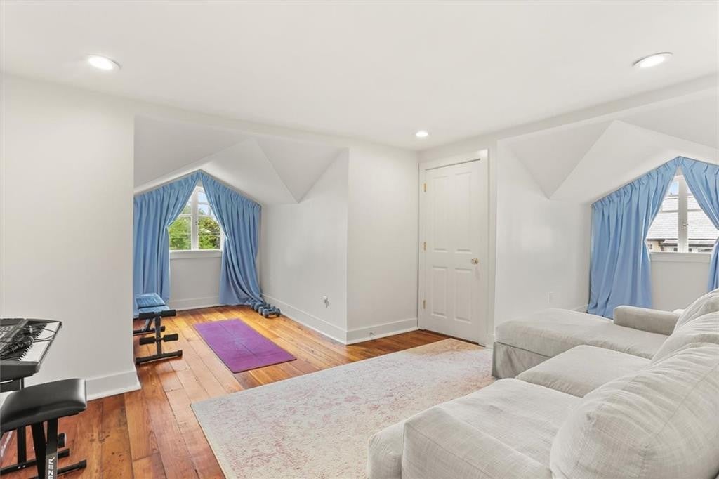 5829 Hurst St, New Orleans, LA, 70115, USA, 6 Bedrooms Bedrooms, ,5 BathroomsBathrooms,Residential,Active,5829 Hurst St,2560004
