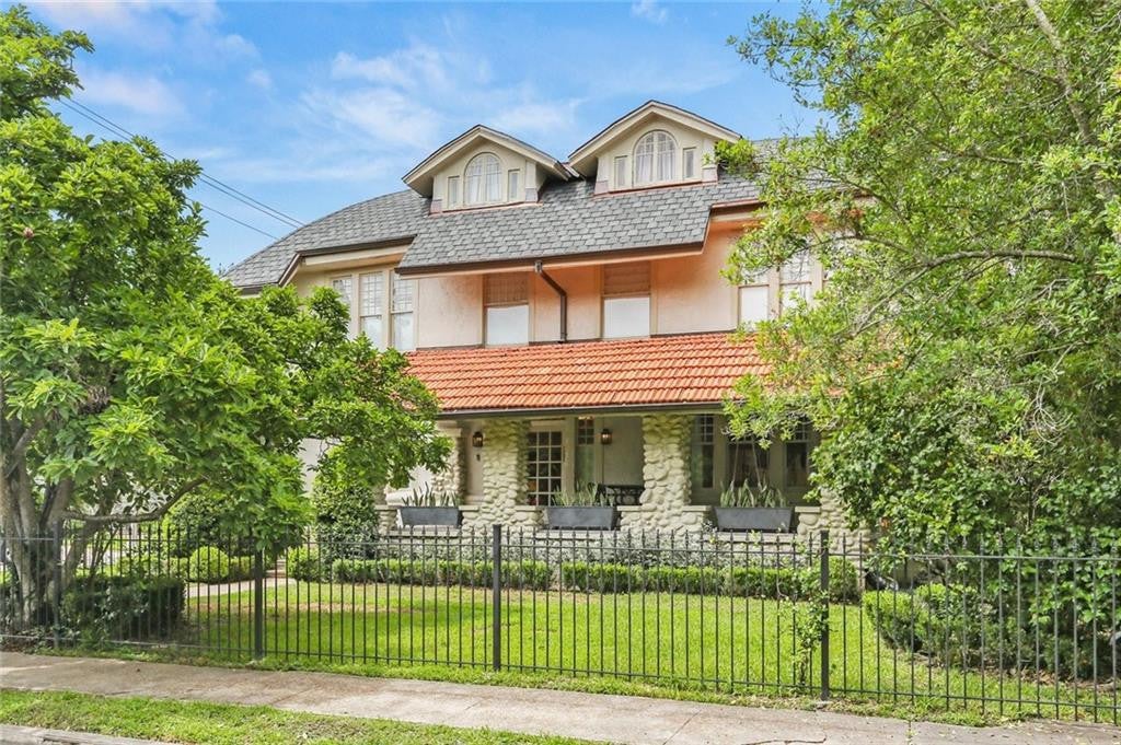 5829 Hurst St, New Orleans, LA, 70115, USA, 6 Bedrooms Bedrooms, ,5 BathroomsBathrooms,Residential,Active,5829 Hurst St,2560004