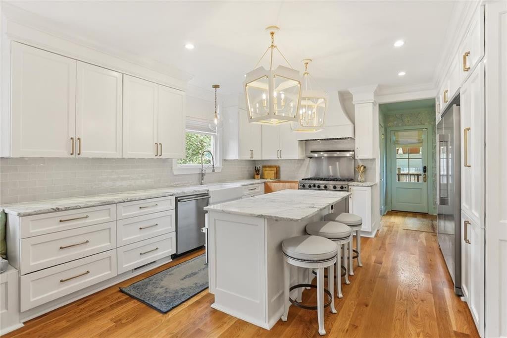 5829 Hurst St, New Orleans, LA, 70115, USA, 6 Bedrooms Bedrooms, ,5 BathroomsBathrooms,Residential,Active,5829 Hurst St,2560004