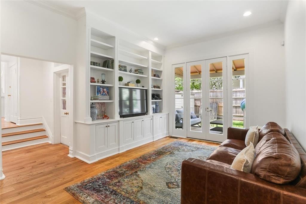5829 Hurst St, New Orleans, LA, 70115, USA, 6 Bedrooms Bedrooms, ,5 BathroomsBathrooms,Residential,Active,5829 Hurst St,2560004
