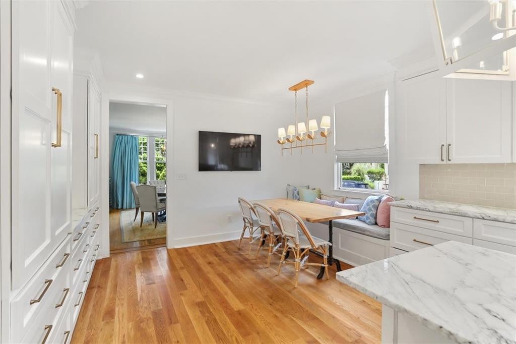 5829 Hurst St, New Orleans, LA, 70115, USA, 6 Bedrooms Bedrooms, ,5 BathroomsBathrooms,Residential,Active,5829 Hurst St,2560004