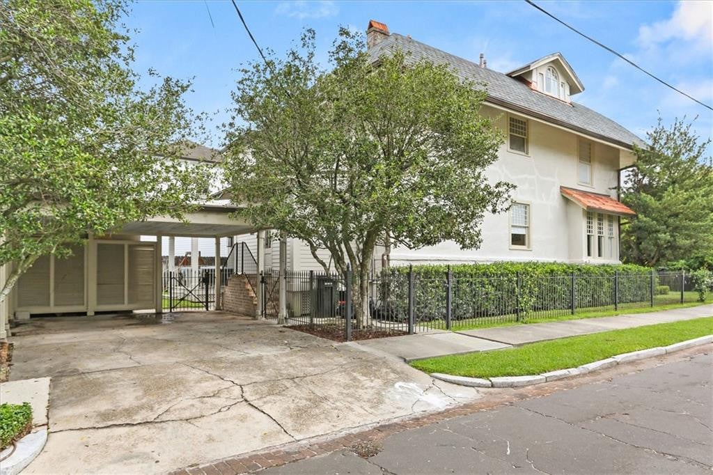 5829 Hurst St, New Orleans, LA, 70115, USA, 6 Bedrooms Bedrooms, ,5 BathroomsBathrooms,Residential,Active,5829 Hurst St,2560004