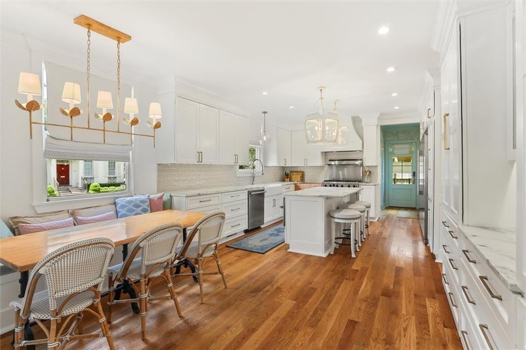 5829 Hurst St, New Orleans, LA, 70115, USA, 6 Bedrooms Bedrooms, ,5 BathroomsBathrooms,Residential,Active,5829 Hurst St,2560004