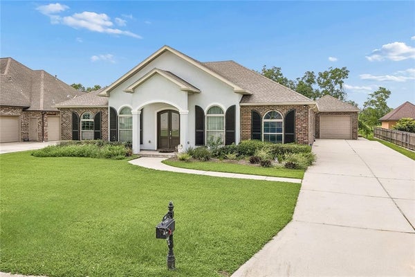 142 CHAPEL HILL DR, BELLE CHASSE, LA 70037 - Image e8f01ba3db8ae892c19136a2a7caa0d8/478570752