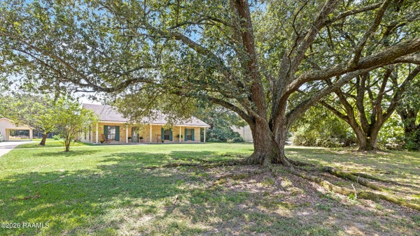 803 W GLORIA SWITCH RD, LAFAYETTE, LA 70507 - Image e9b7158e29c214d3bc90e9c3e4ea65d4/55678252
