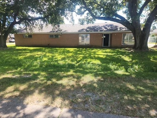 310 ESTATE DR, HOUMA, LA 70364 - Image f334baebda76e13bf873bfb2db102f3d/28261539