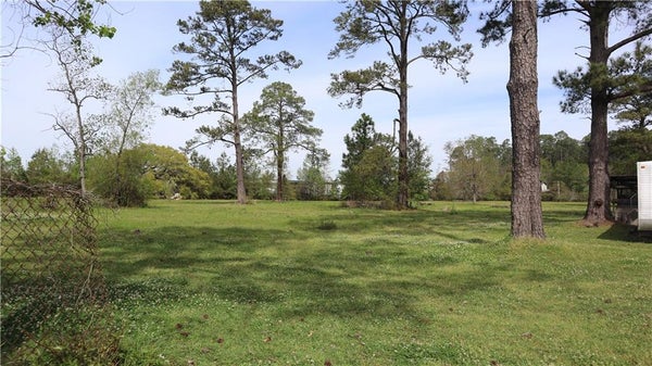38003 FRICKE RD, SLIDELL, LA 70460 - Image f8cf435f7b002d76949ea3cc3a343b62/812325585