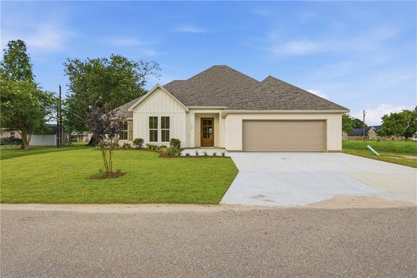 110 BUTTERNUT ST, HAHNVILLE, LA 70057 - Image ffc8f1330581c8115c751e1a0bbe319a/1837072277