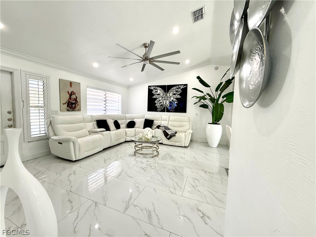 1410 Caywood Circle S