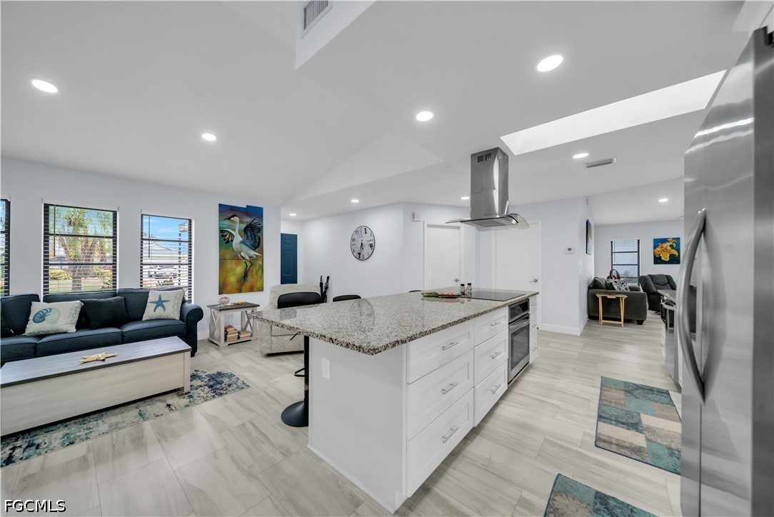299 Rotonda Circle