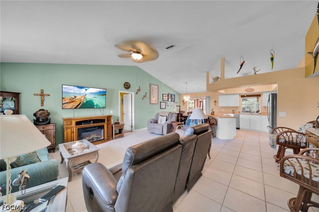 813 SW 11th Place