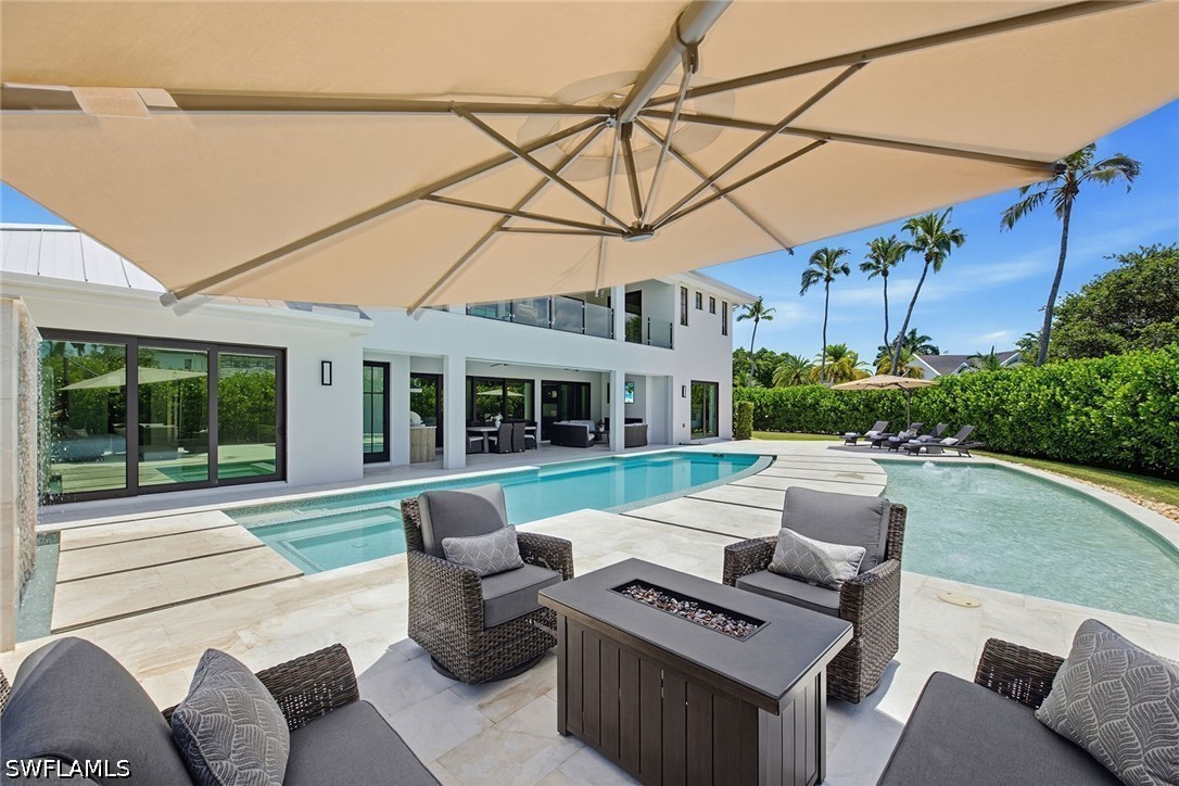 Photo 1 of 27 — 692 Banyan Boulevard, Naples, FL 34102