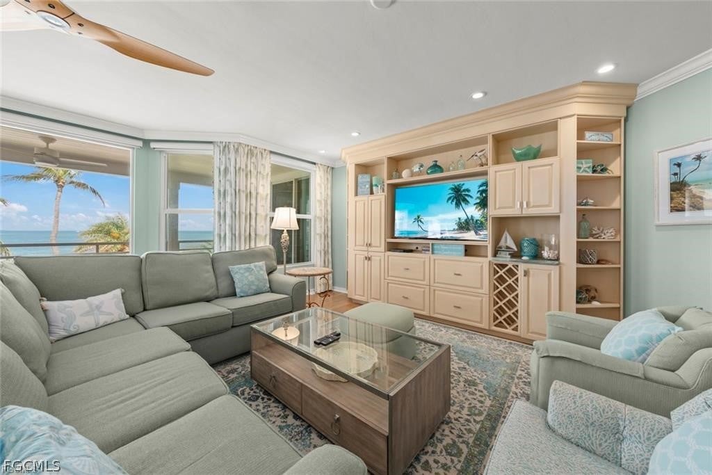 1602 Lands End Village