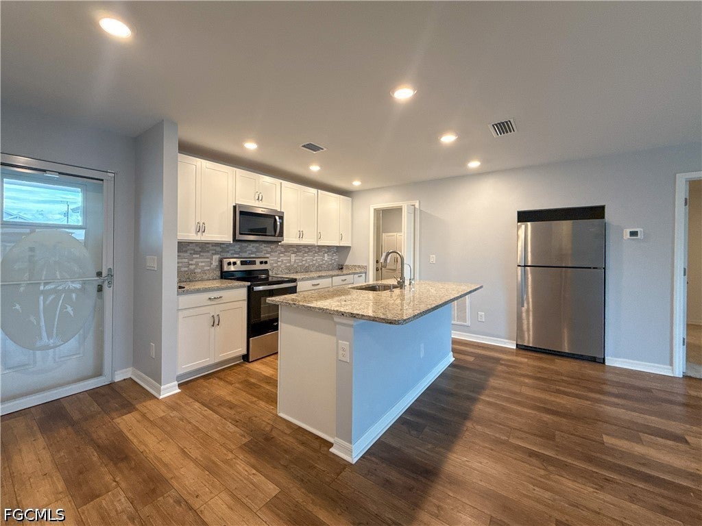 3010 NE 6th Place