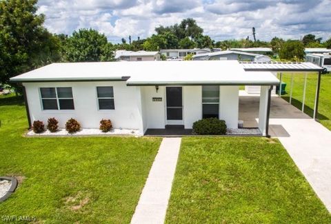 A home in PORT CHARLOTTE