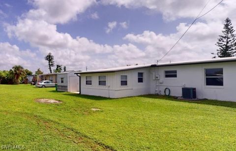 A home in PORT CHARLOTTE