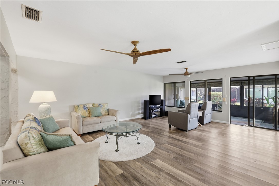 1836 Pine Glade Circle