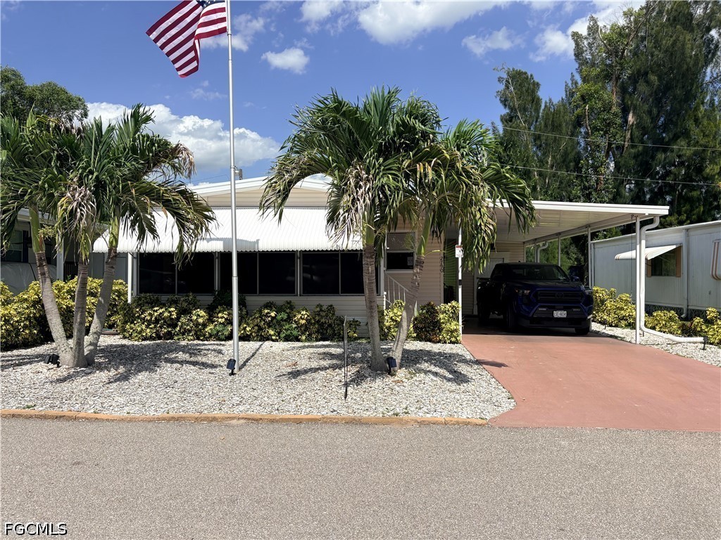 Photo 1 of 33 — 2790 Indianwood Drive, North Fort Myers, FL 33917