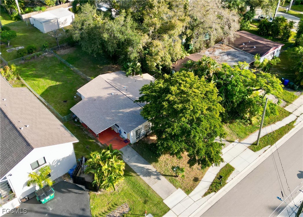 1531/1533 Evans Avenue