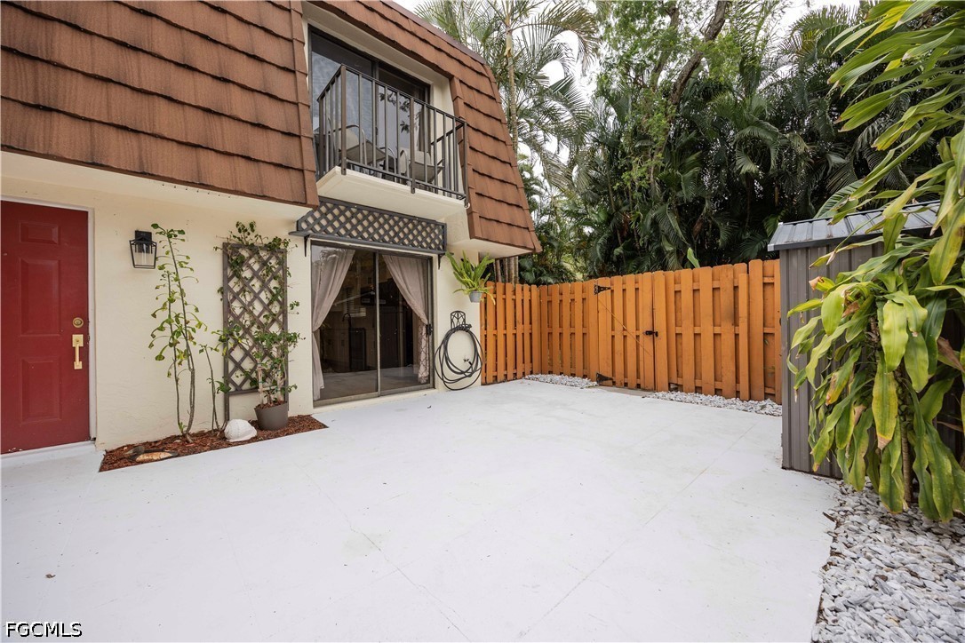 1470 Park Shore Cir 2