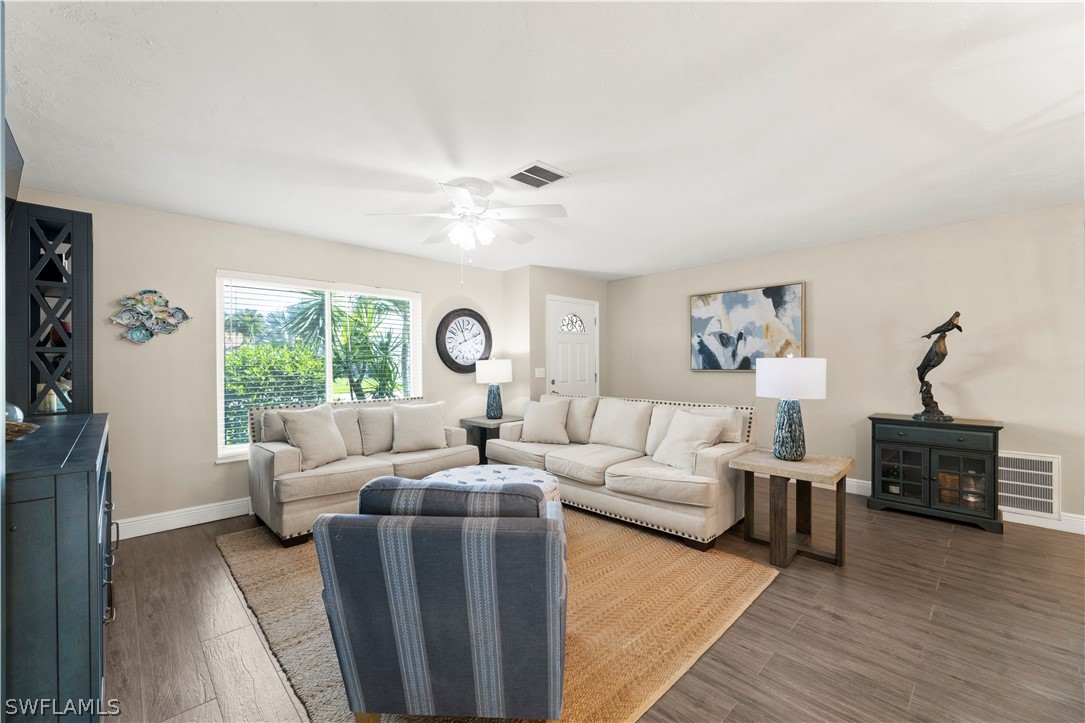 6061 Perthshire Lane