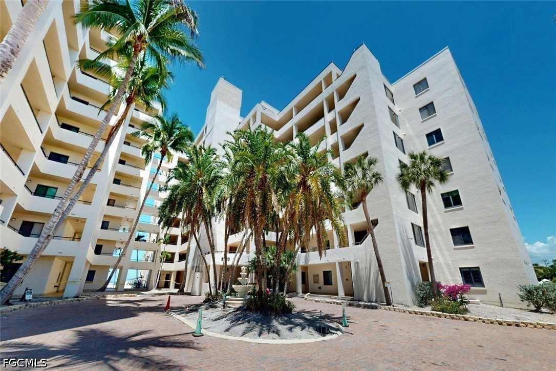 6660 Estero Boulevard 105