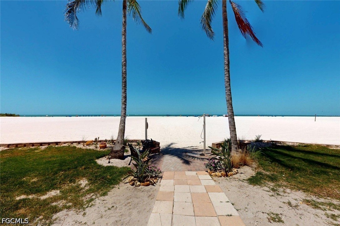 6660 Estero Boulevard 105