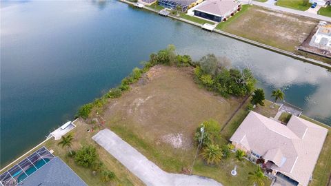 2217 NE 2nd Street Cape Coral FL 33909