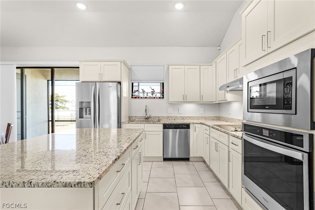 2101 NE 36th Terrace