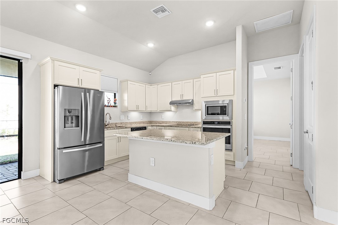 2101 NE 36th Terrace